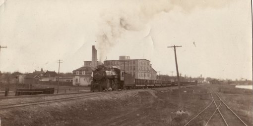 Rathco-06-23 Steam locomotive heading west